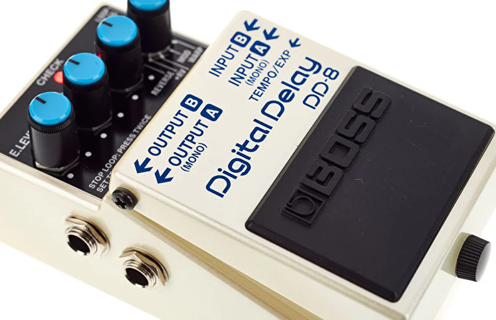 BOSS DD-8 Digital Delay Efekt Pedalı